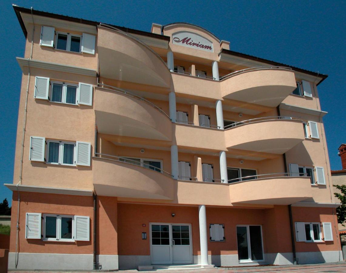 Apartments Miriam Premantura Extérieur photo